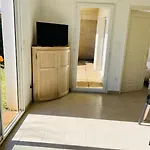 Rez De Jardin Piscine Et Appartement