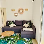 Rez De Jardin Piscine Et *