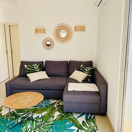 Rez De Jardin Piscine Et *