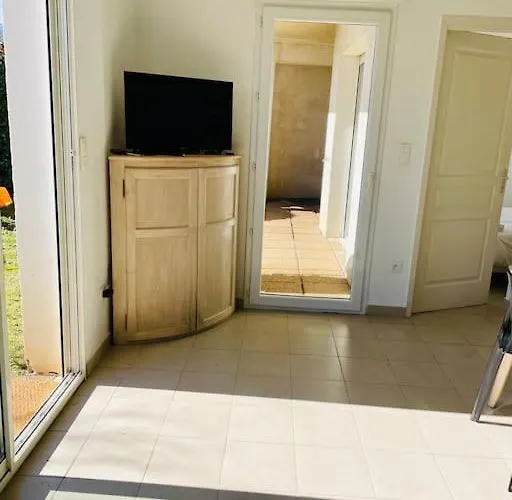 Rez De Jardin Piscine Et Appartamento